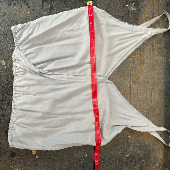 NWOT Jen’s Pirate Booty Gray Distressed Hem Low Back Tank Top M - Picture 4 of 7